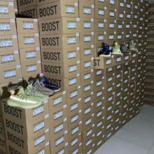 Adidas Yeezy Boost 350 V2 Pallet – Mixed Colorways & Sizes