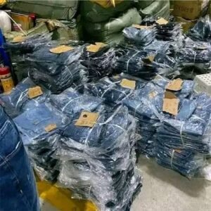 Levi’s & Mixed Denim Pallet – Bulk Jeans Inventory