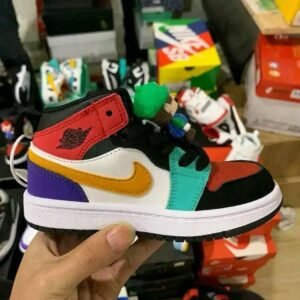 Mixed kid sneakers full pallet
